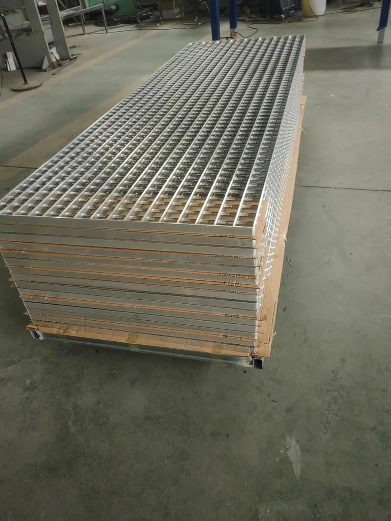 鋁格柵與特種鋼鐵材料 品質(zhì)建筑的堅(jiān)實(shí)后盾